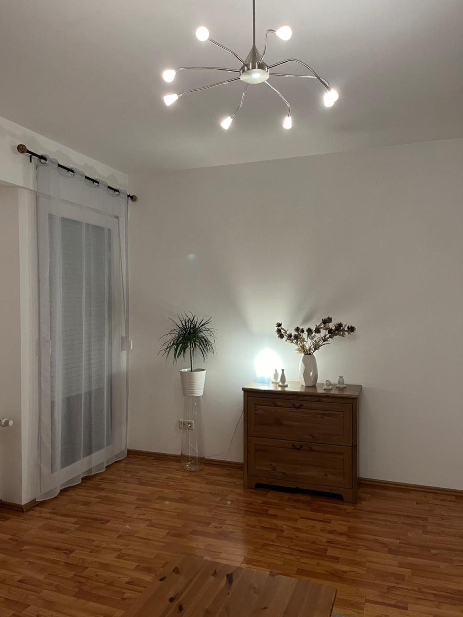Apartment Center With Optional Garage